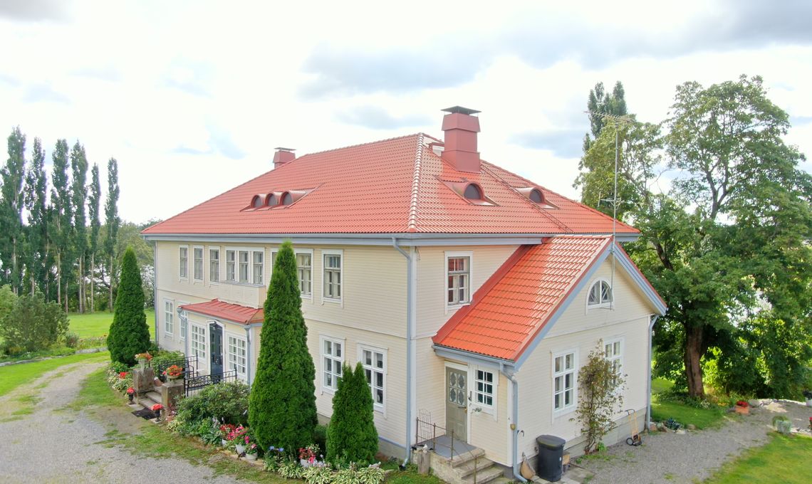 Kattoremontti Kartanoon